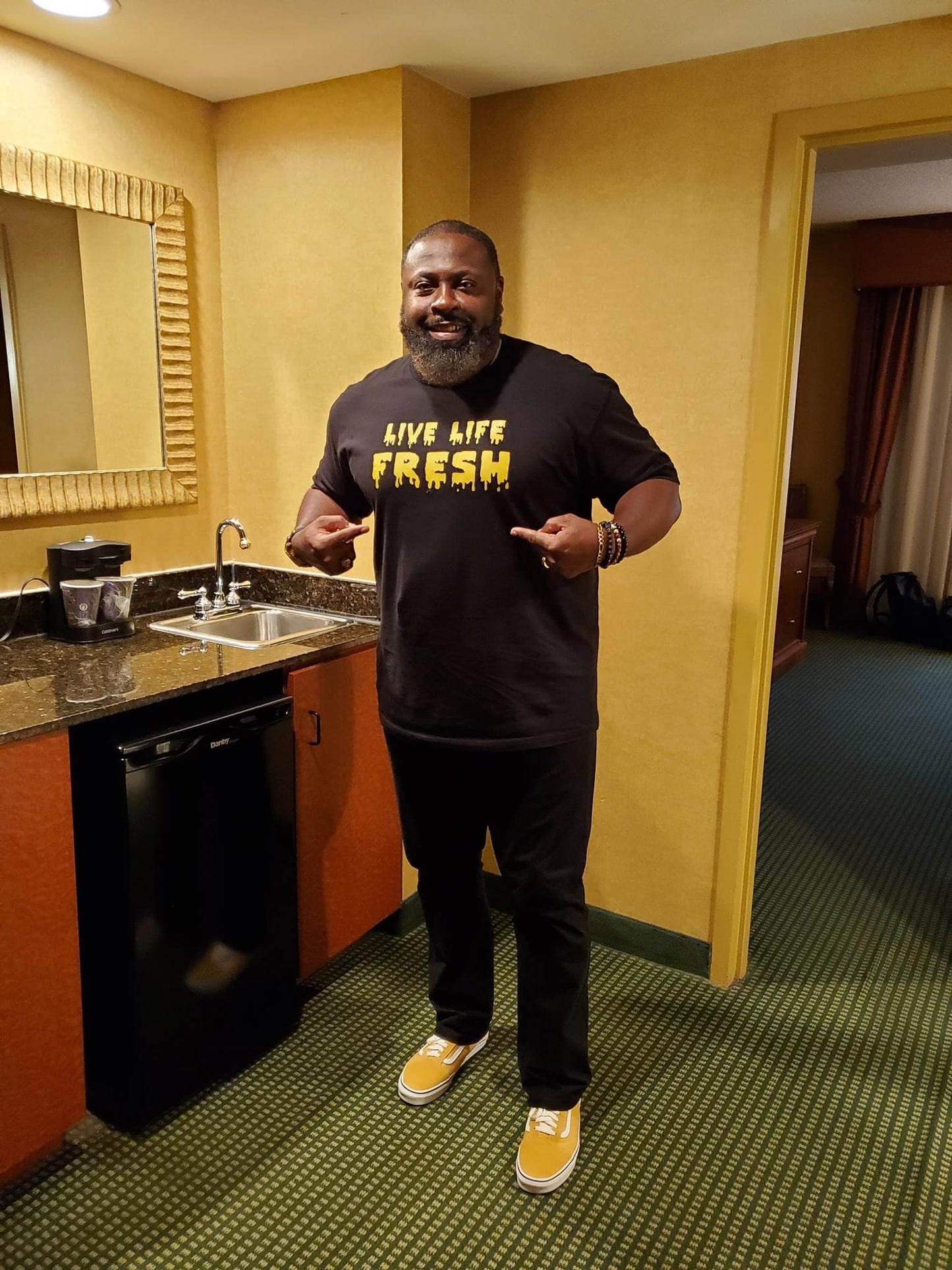 Live Life Fresh- Black